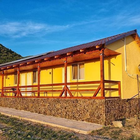Cabana Varad Coronini Moldova Veche المظهر الخارجي الصورة