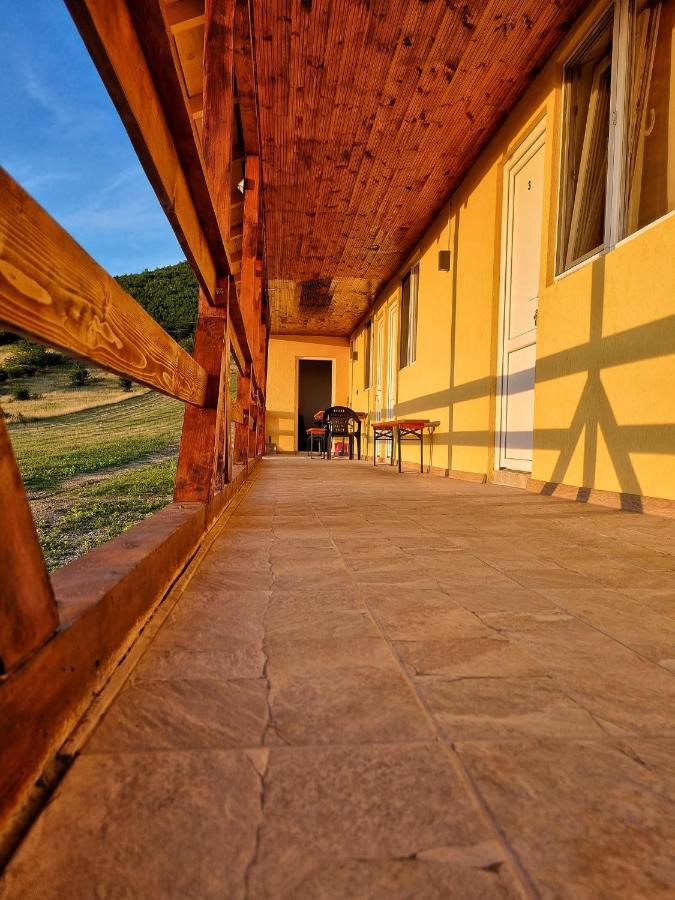Cabana Varad Coronini Moldova Veche المظهر الخارجي الصورة