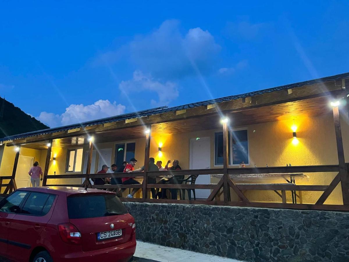 Cabana Varad Coronini Moldova Veche المظهر الخارجي الصورة