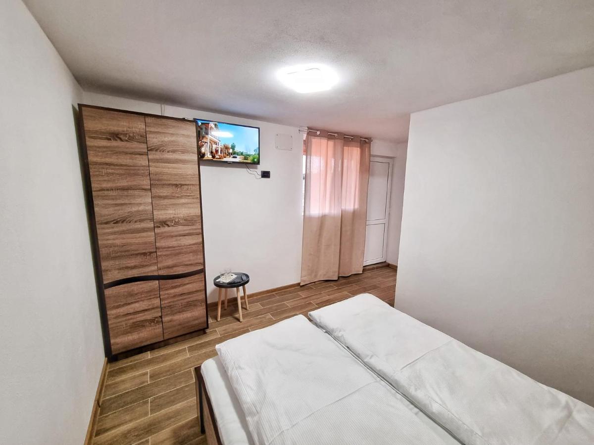 Cabana Varad Coronini Moldova Veche المظهر الخارجي الصورة